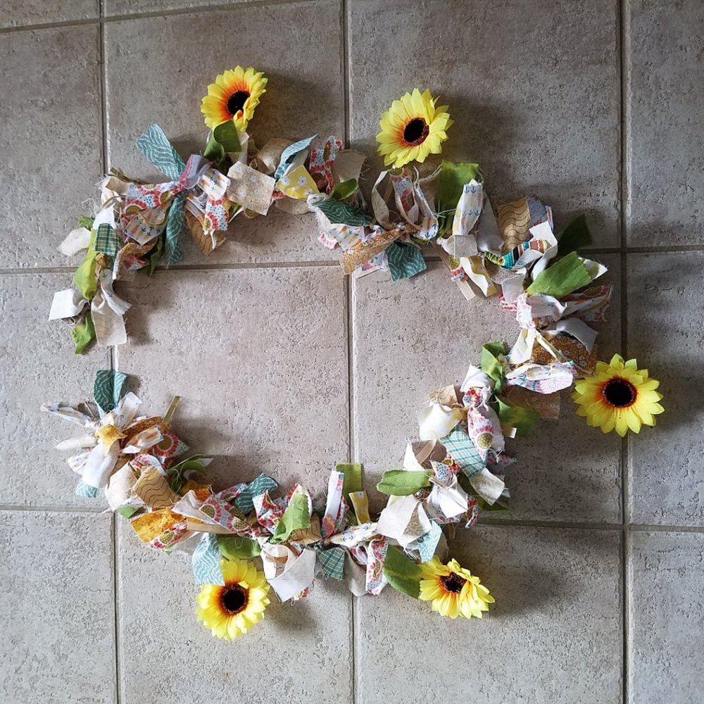 SOLD Summer Sunflower - Handmade Rag Garland, 5' - Picture 4 of 5